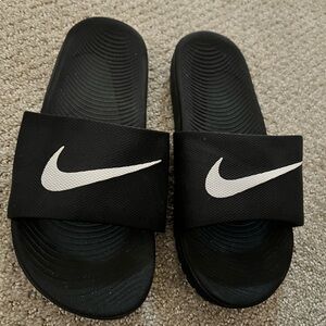 Nike slides